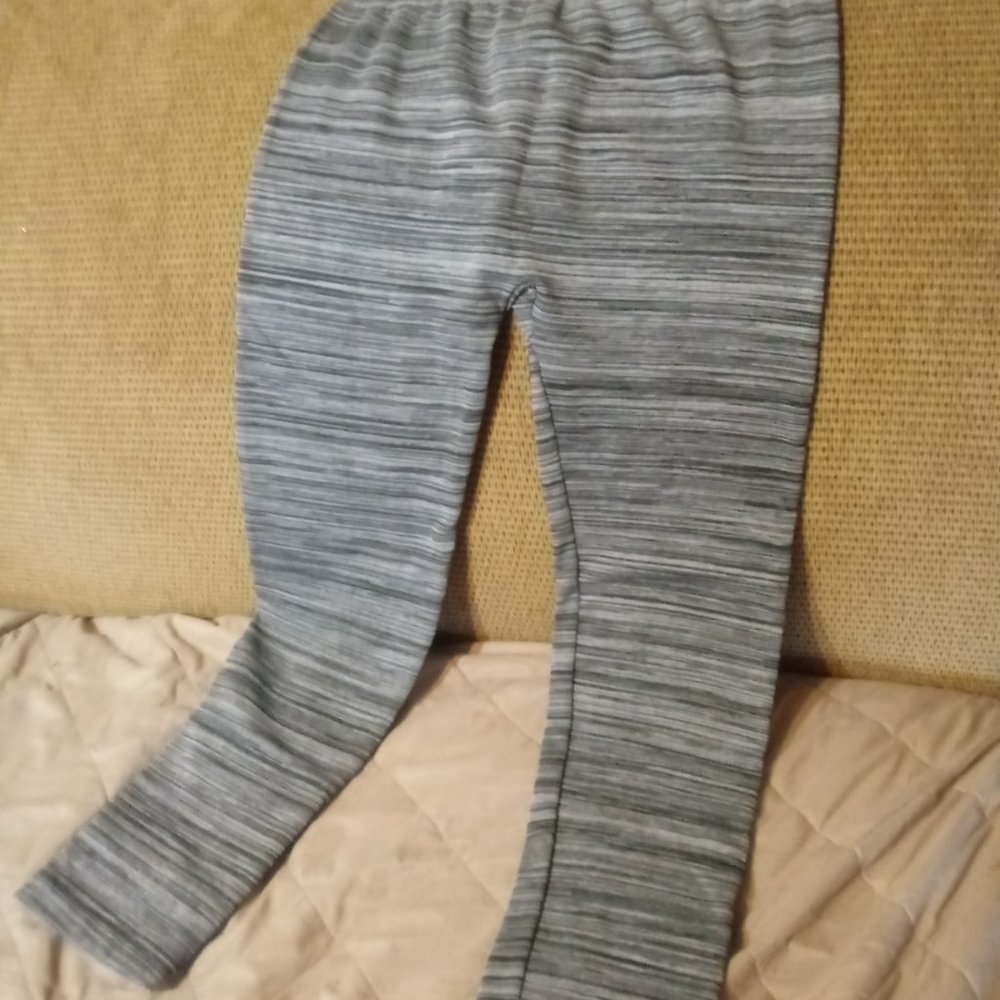 Faded Glory NEW 2 XL (18-20) Gray & Black Leggings